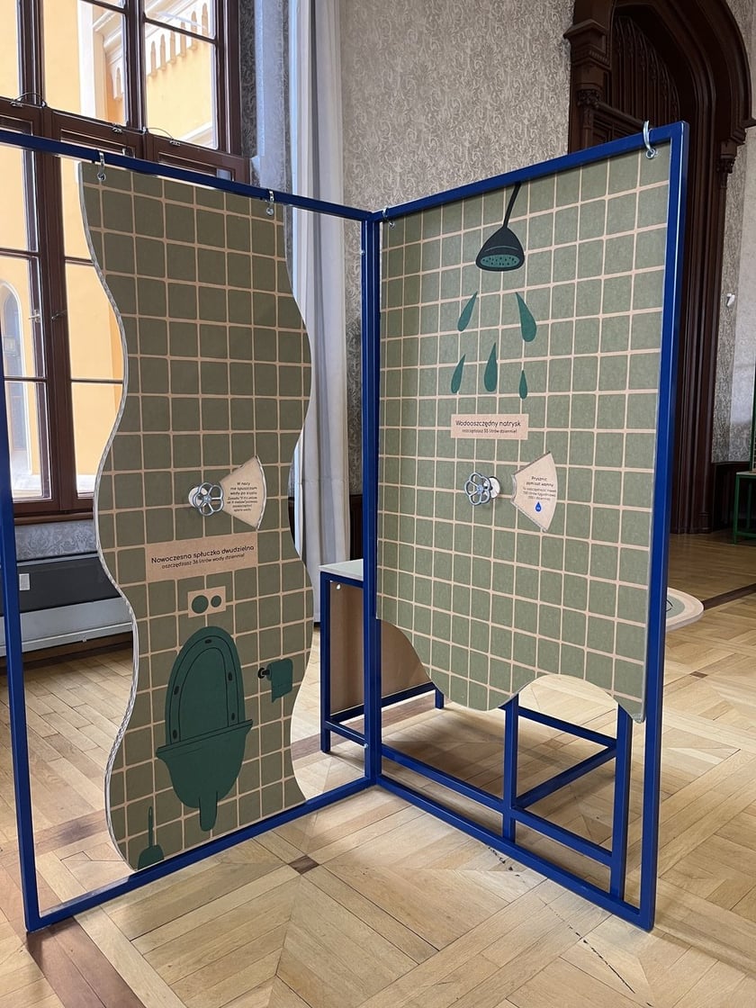 Na zdjęciach wystawa EkoEksperymentarium na Dworcu Wrocław Gł&oacute;wny