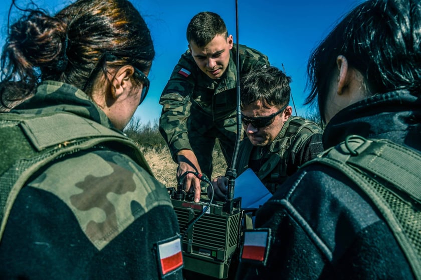 Szkolenie zorganizowane przez żołnierzy 10 Wrocławskiej Brygady Łączności dla wałbrzyskich licealistów