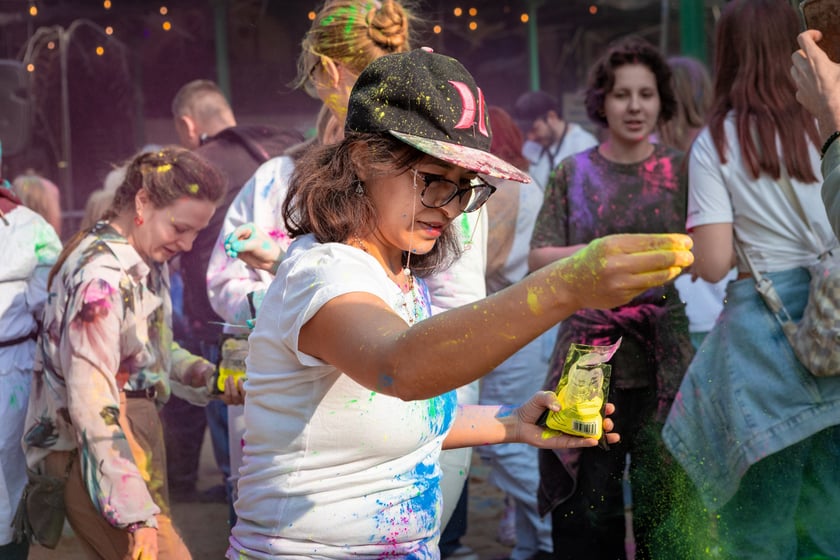 Świetna zabawa w sobotę 29 marca na Świebodzkim - Wroclaw Holi Celebration 2025, czyli Festiwalu Kolorów