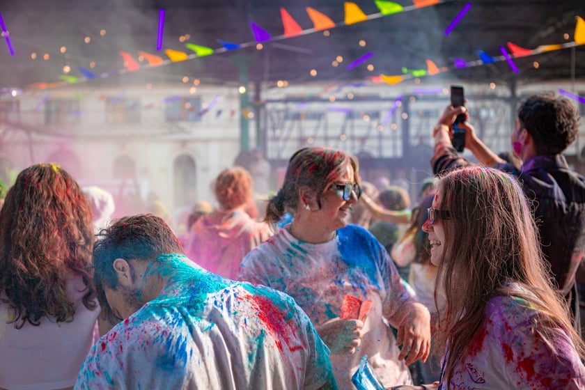 Świetna zabawa w sobotę 29 marca na Świebodzkim - Wroclaw Holi Celebration 2025, czyli Festiwalu Kolorów