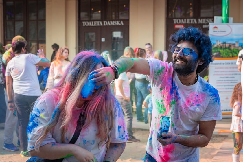 Świetna zabawa w sobotę 29 marca na Świebodzkim - Wroclaw Holi Celebration 2025, czyli Festiwalu Kolorów