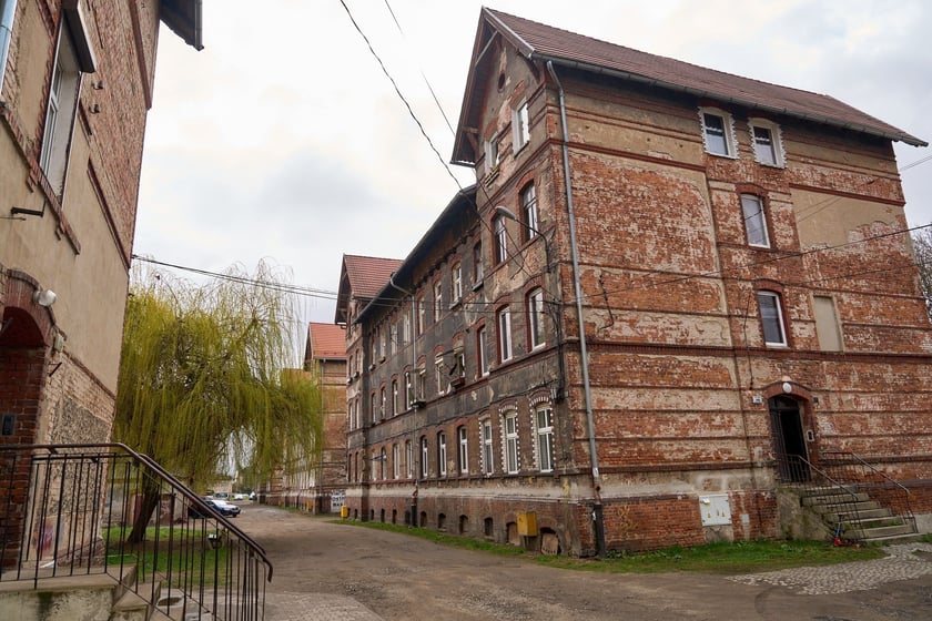 Dawne osiedle kolejowe na Brochowie odzyska blask dzięki remontom w ramach programu #PoWROtyKamienic