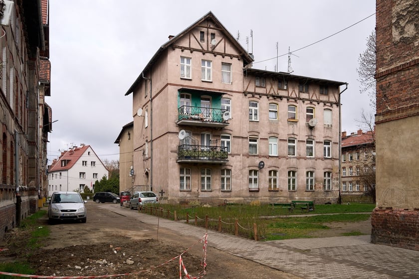 Dawne osiedle kolejowe na Brochowie odzyska blask dzięki remontom w ramach programu #PoWROtyKamienic