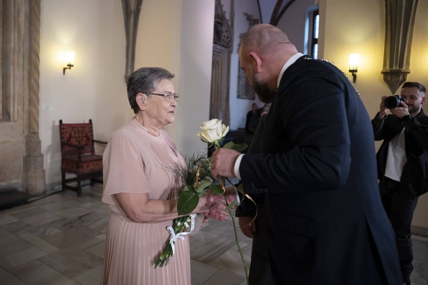 Odznaczenia dla małżeństw z długoletnim stażem, 1 kwietnia 2025