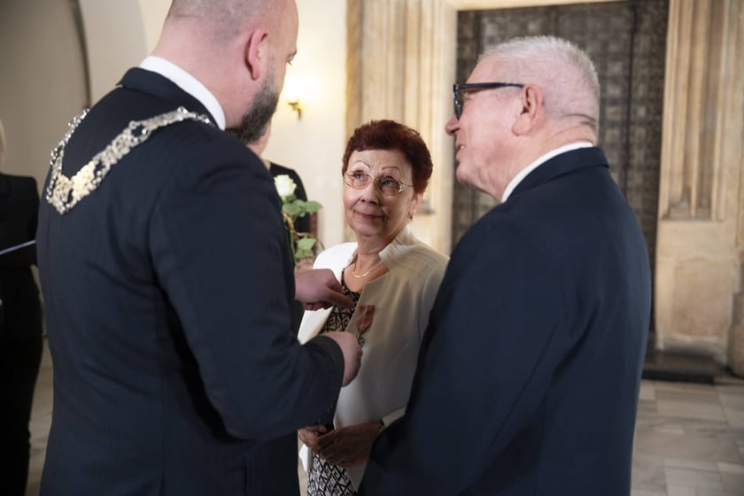 Odznaczenia dla małżeństw z długoletnim stażem, 1 kwietnia 2025
