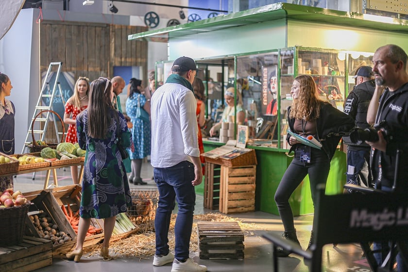 Zdjęcia z planu spotu reklamowego CH Zajezdnia &bdquo;Musisz to zobaczyć&rdquo;