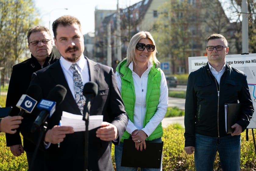 Bartosz Nowak (WI), podpisanie umowy na projekt trasy tramwajowej przez Klecinę (4 kwietnia 2025 roku)