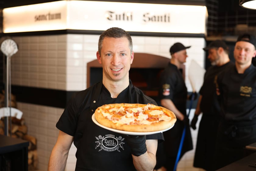 Valerio Valle, Tutti Santi na Sienkiewicza (10 kwietnia, dzień przed otwarciem)