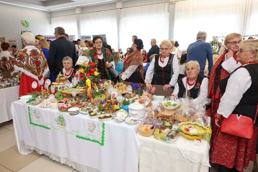 Prezentacja tradycyjnych stołów wielkanocnych i Jarmark Wielkanocny na Zwycięskiej, 12.04.2025