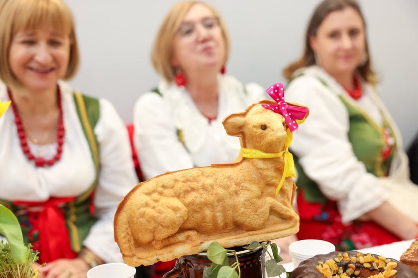 Prezentacja tradycyjnych stołów wielkanocnych i Jarmark Wielkanocny na Zwycięskiej, 12.04.2025