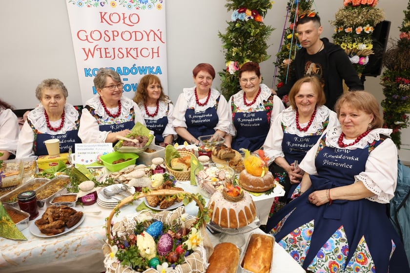 Prezentacja tradycyjnych stołów wielkanocnych i Jarmark Wielkanocny na Zwycięskiej, 12.04.2025