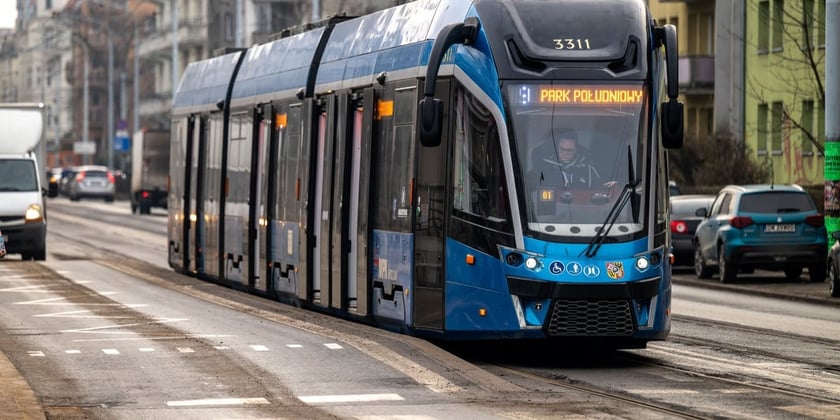 Gotowy peron wiedeński na Sienkiewicza
