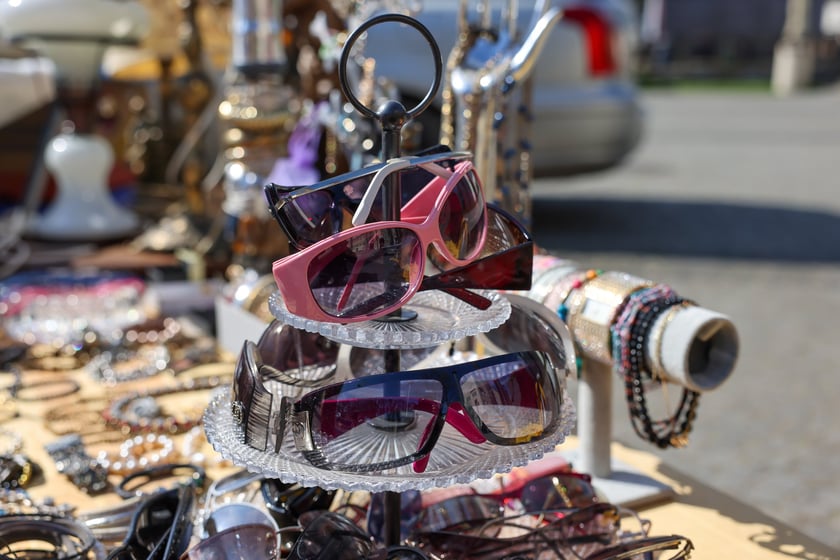 Giełda Staroci przy Hali Stulecia w niedzielę 13 kwietnia 2025 roku