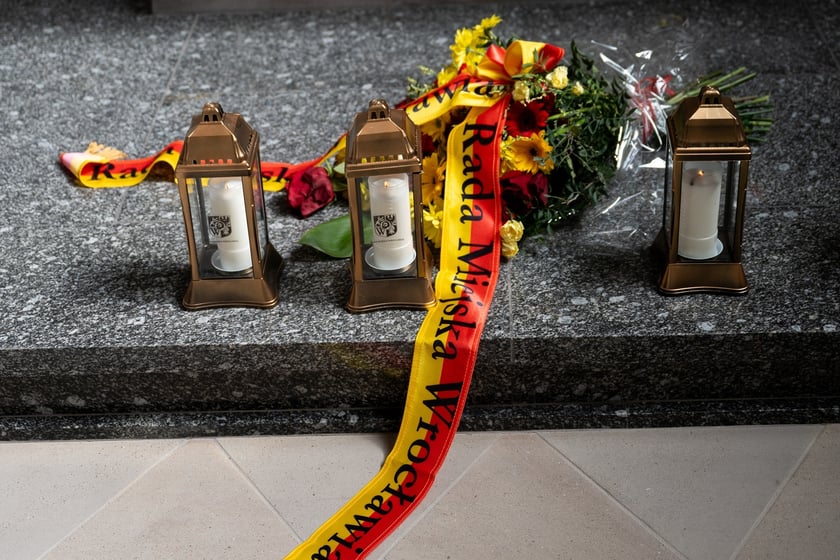 Pożegnanie Wojciecha Adamskiego w Kaplicy Rajców Miejskich Wrocławia w Kościele Garnizonowym