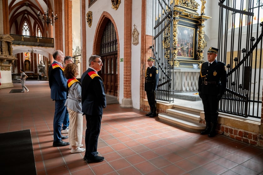 Pożegnanie Wojciecha Adamskiego w Kaplicy Rajców Miejskich Wrocławia w Kościele Garnizonowym