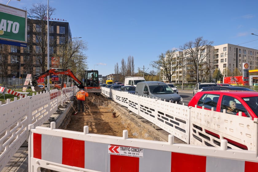 Przebudowa chodnika przy Ślężnej, kwiecień 2025