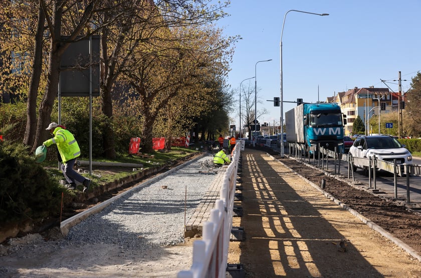 Przebudowa chodnika przy Ślężnej, kwiecień 2025