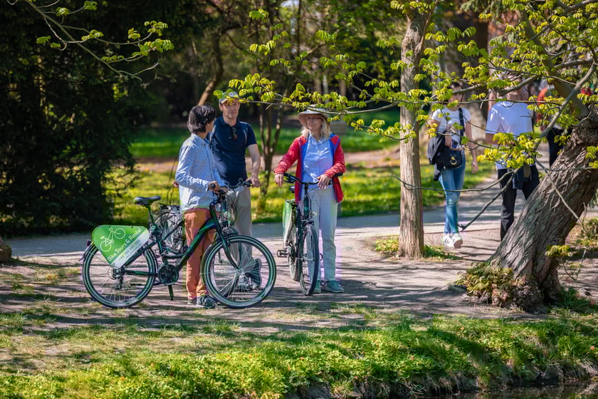 Wrocławianie na spacerach. Park Szczytnicki, Wielkanoc 20.04.2025