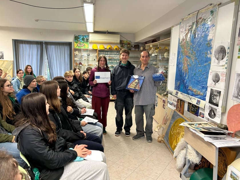 Trzydzieścioro uczniów Szkoły Podstawowej nr 53 we Wrocławiu wzięło udział w projekcie edukacyjnym zrealizowanym w ramach unijnego programu Erasmus+.