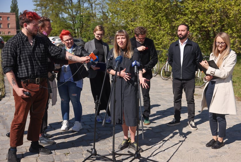 Briefing dotyczący przekazania rowerów z Biura Rzeczy Znalezionych wrocławskiego ZDiUM podopiecznym MOPS
