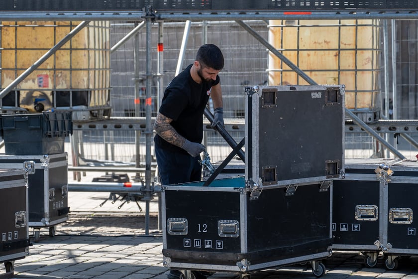 W Rynku budują scenę na 23. bicie Gitarowego Rekordu Świata