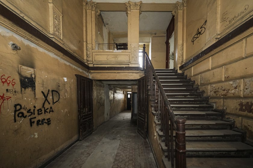 Wnętrza kamienic 1, 1a i 1b na Dworcowej we Wrocławiu