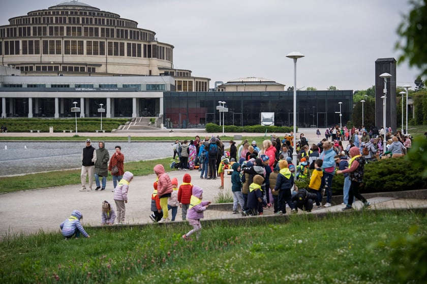 Gry terenowe na Pergoli dla przedszkolaków i uczniów szkół podstawowych w ramach akcji „Cały Wrocław czyta” - 07.05.2025