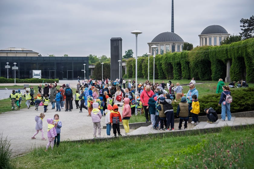 Gry terenowe na Pergoli dla przedszkolaków i uczniów szkół podstawowych w ramach akcji „Cały Wrocław czyta” - 07.05.2025