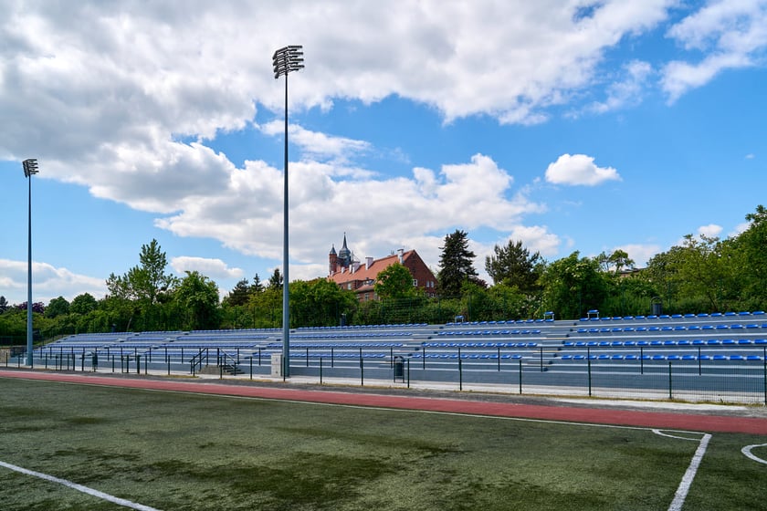 Wyremontowana trybuna na stadionie MCS "Sztabowa". Wrocław, 12.05.2025