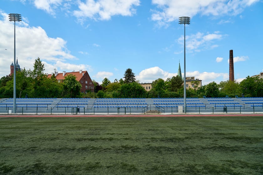 Wyremontowana trybuna na stadionie MCS "Sztabowa". Wrocław, 12.05.2025