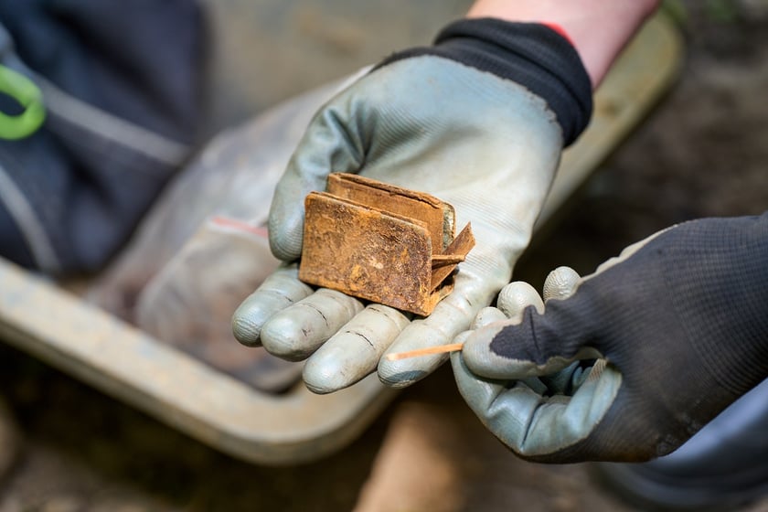 Prace archeologiczne specjalistów z Pracowni POMOST na cmenatrzu na Krzykach