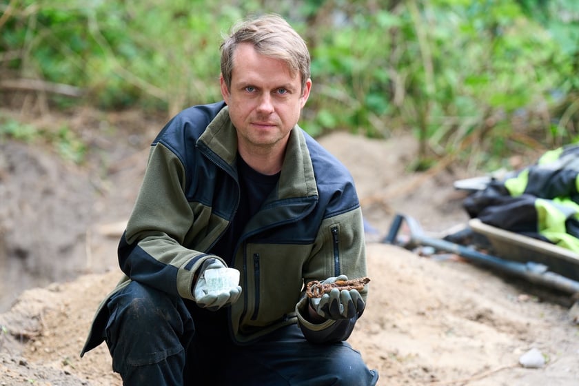Prace archeologiczne specjalistów z Pracowni POMOST na cmenatrzu na Krzykach. Dr Marcin Michalski