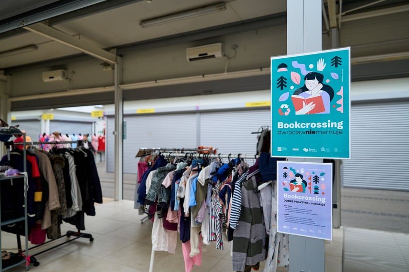 Kupcy i usługodawcy w Pasażu Zielińskiego we Wrocławiu