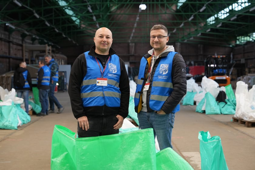 Wybory na Prezydenta Polski 2025 - rozwożenie kart do głosowania po lokalach wyborczych