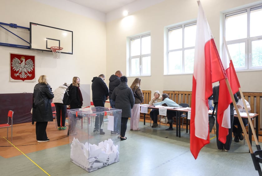 Wrocław głosuje. Zdjęcia z lokali wyborczych na Ołbinie i Karłowicach-Różance (komisje nr 58 , 59, 258)