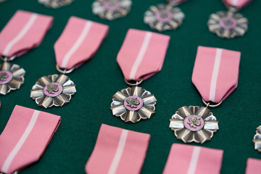 Prezydent odznaczył medalami pary z długoletnim pożyciem