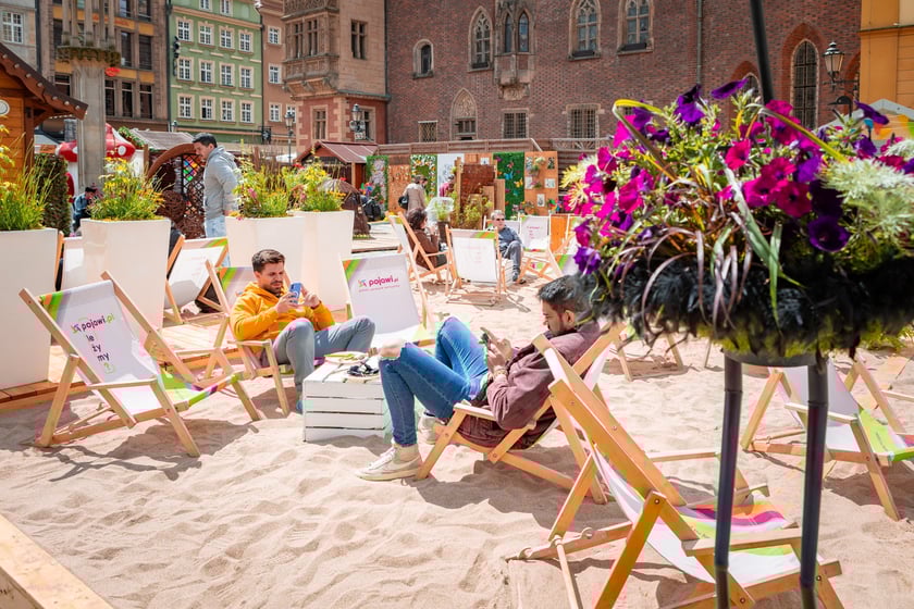 Pierwszy dzień Jarmarku Świętojańskiego na wrocławskim Rynku