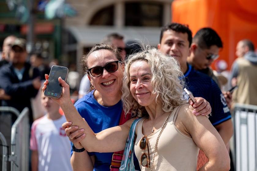 Otwarcie ogólnodostępnej strefy kibica Fan Festival w rynku