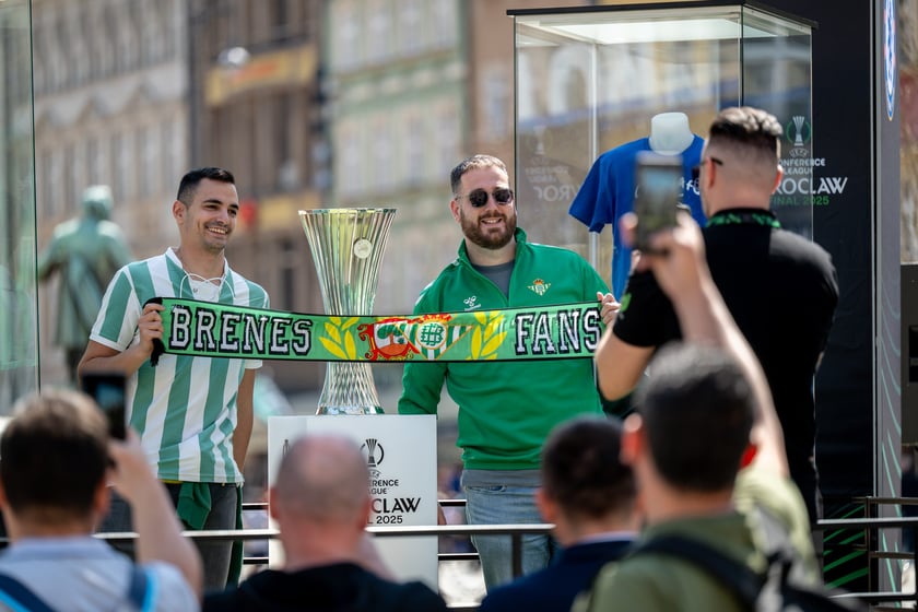 Otwarcie ogólnodostępnej strefy kibica Fan Festival w rynku