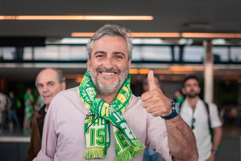 Kibice Real Betis na lotnisku we Wrocławiu