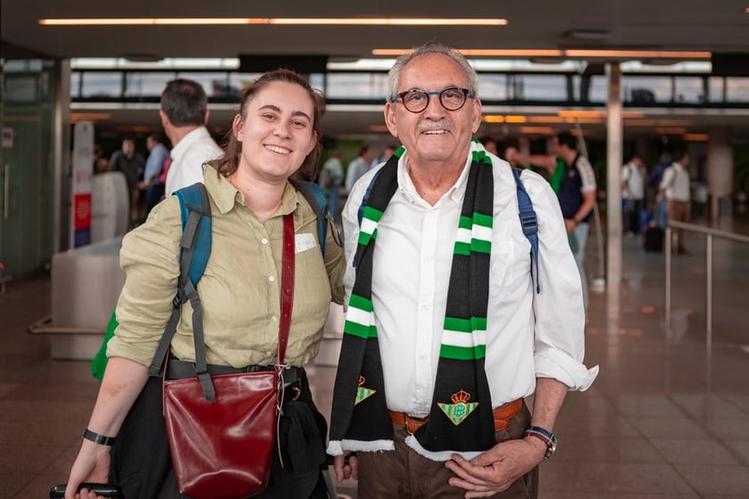 Kibice Real Betis na lotnisku we Wrocławiu