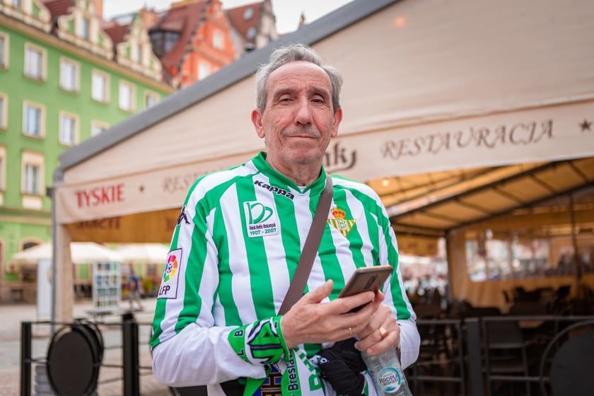 Kibice na wrocławskim Rynku. 28.05.2025