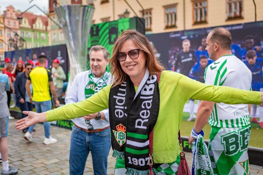 Kibice na wrocławskim Rynku. 28.05.2025