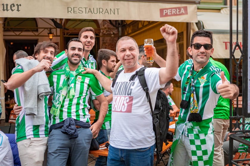 Kibice na wrocławskim Rynku. 28.05.2025