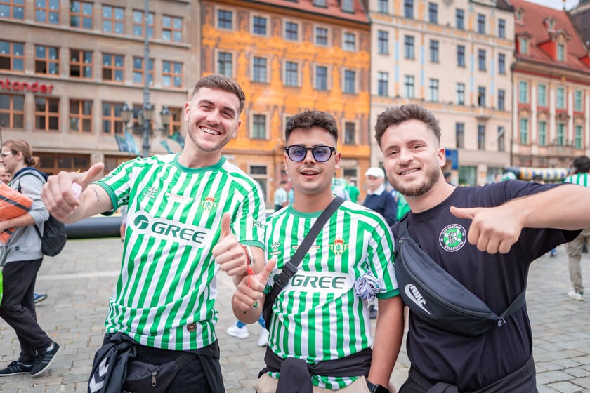 Kibice na wrocławskim Rynku. 28.05.2025