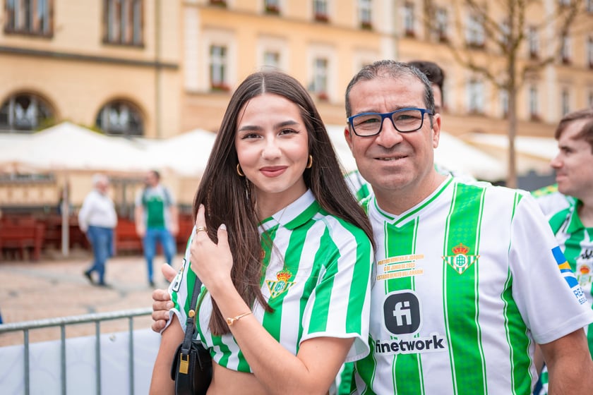 Kibice na wrocławskim Rynku. 28.05.2025
