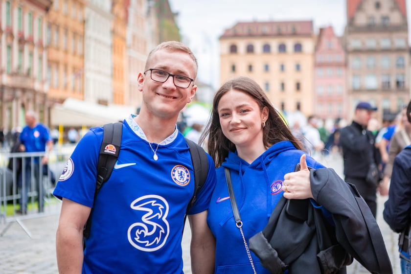 Kibice na wrocławskim Rynku. 28.05.2025
