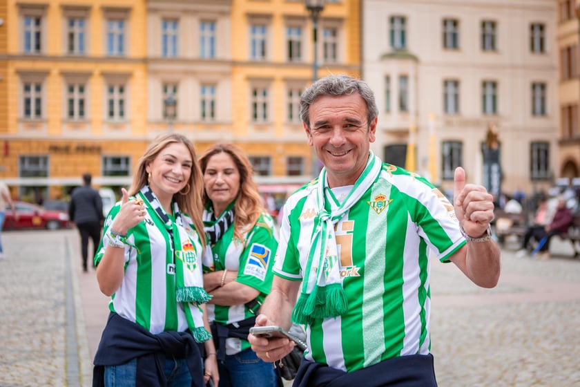 Kibice na wrocławskim Rynku. 28.05.2025