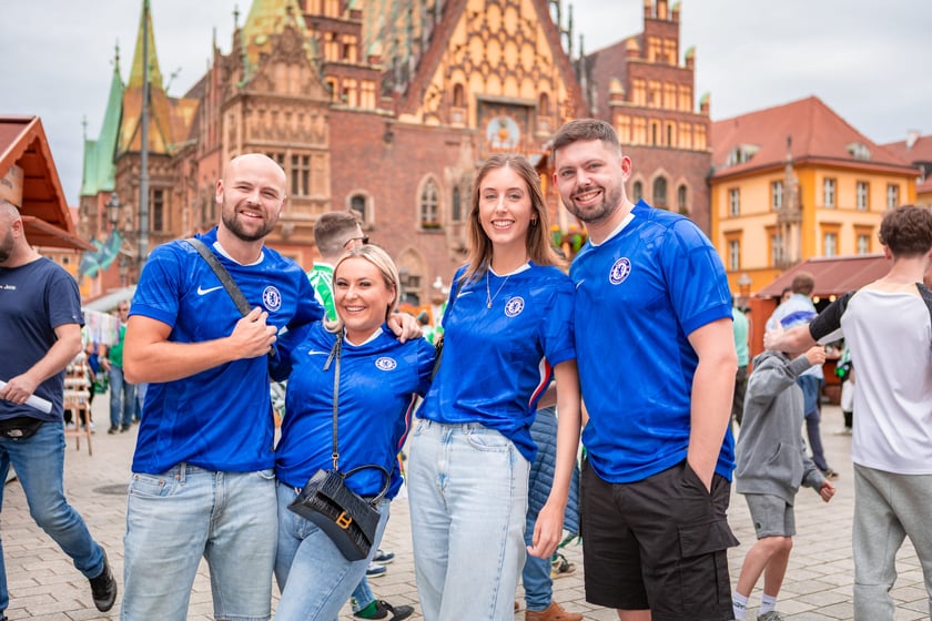 Kibice na wrocławskim Rynku. 28.05.2025