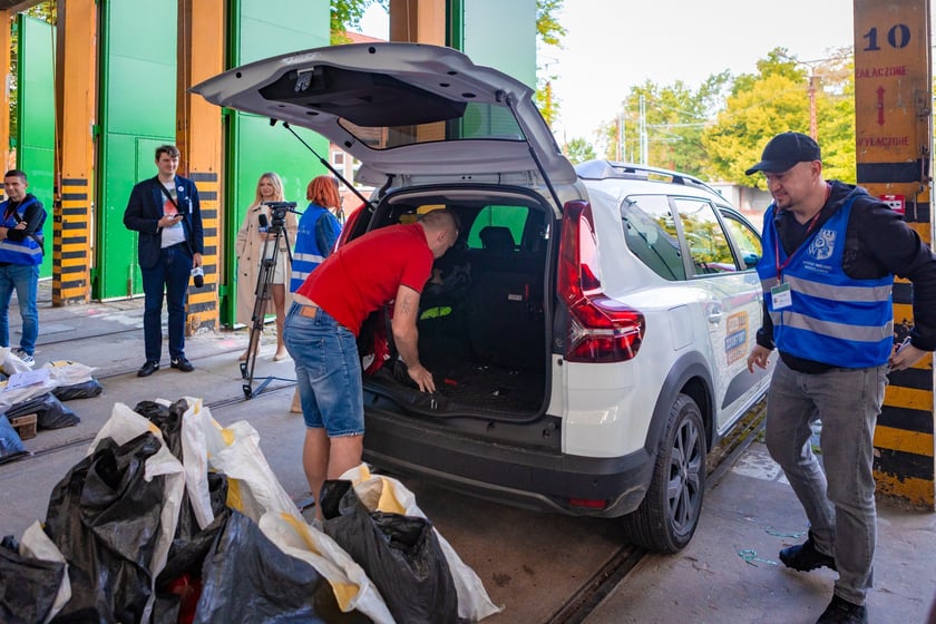 Karty wyborcze wyruszyły do lokali wyborczych na II turę wyborów prezydenckich